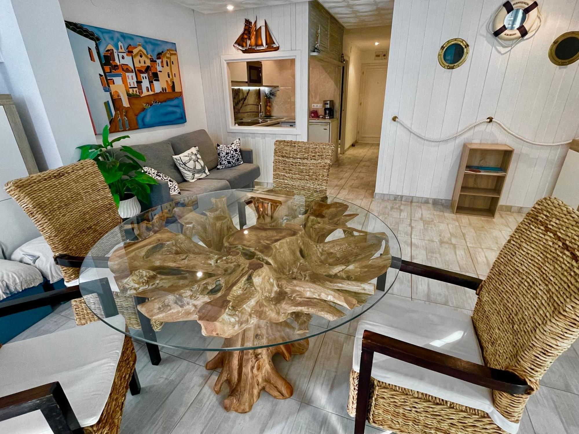Apartment Magnifique En Front De Mer, Caneylles Roses