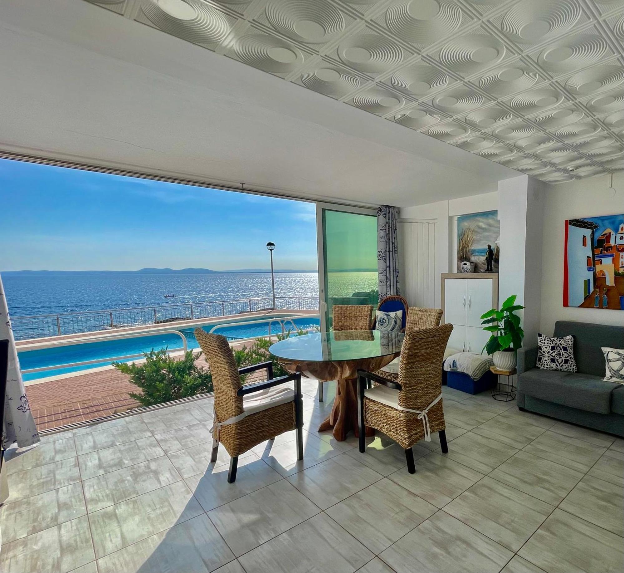 Magnifique En Front De Mer, Caneylles Apartment