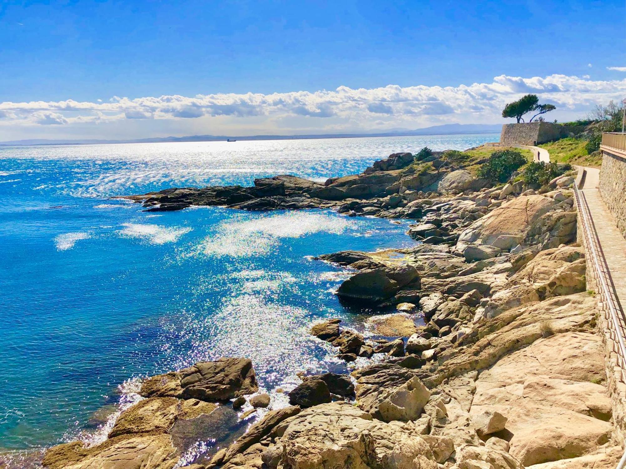 Magnifique En Front De Mer, Caneylles Roses