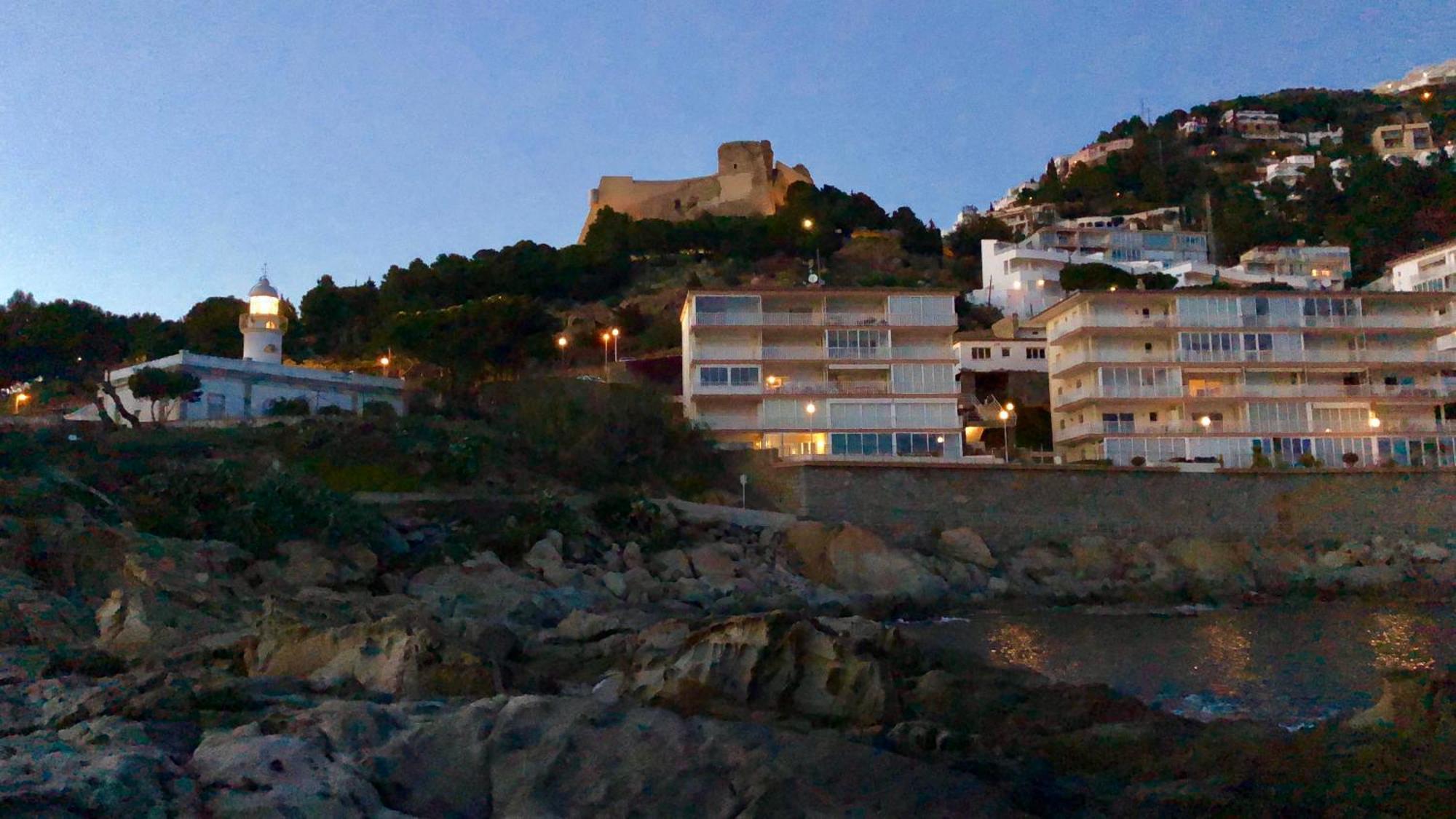 Apartment Magnifique En Front De Mer, Caneylles Roses