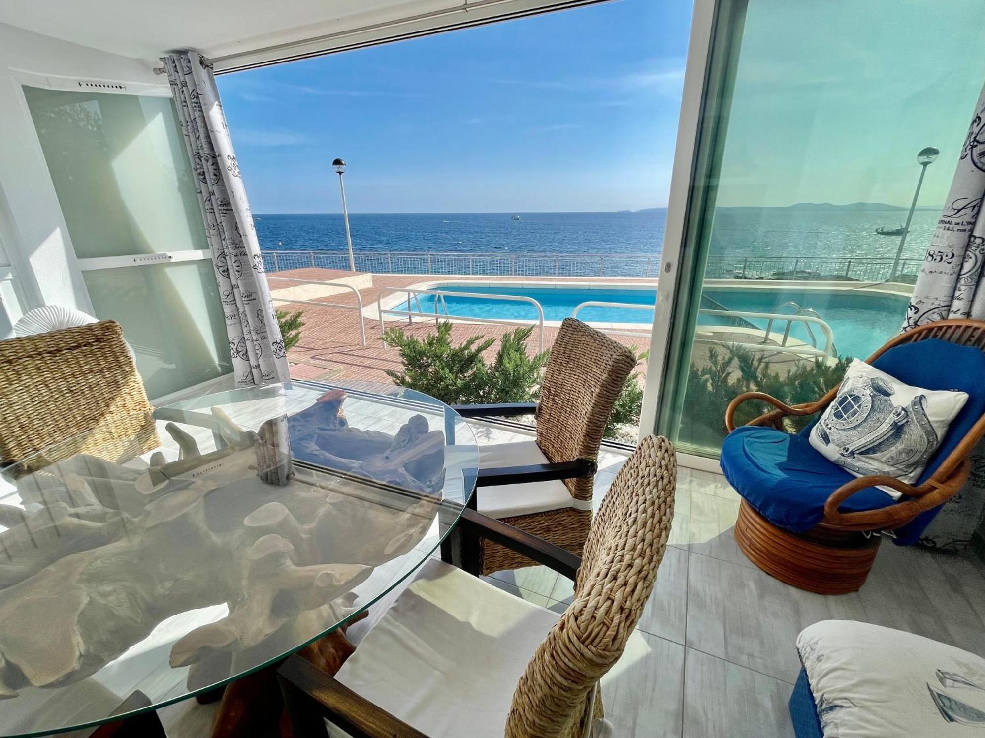 Magnifique En Front De Mer, Caneylles Apartment