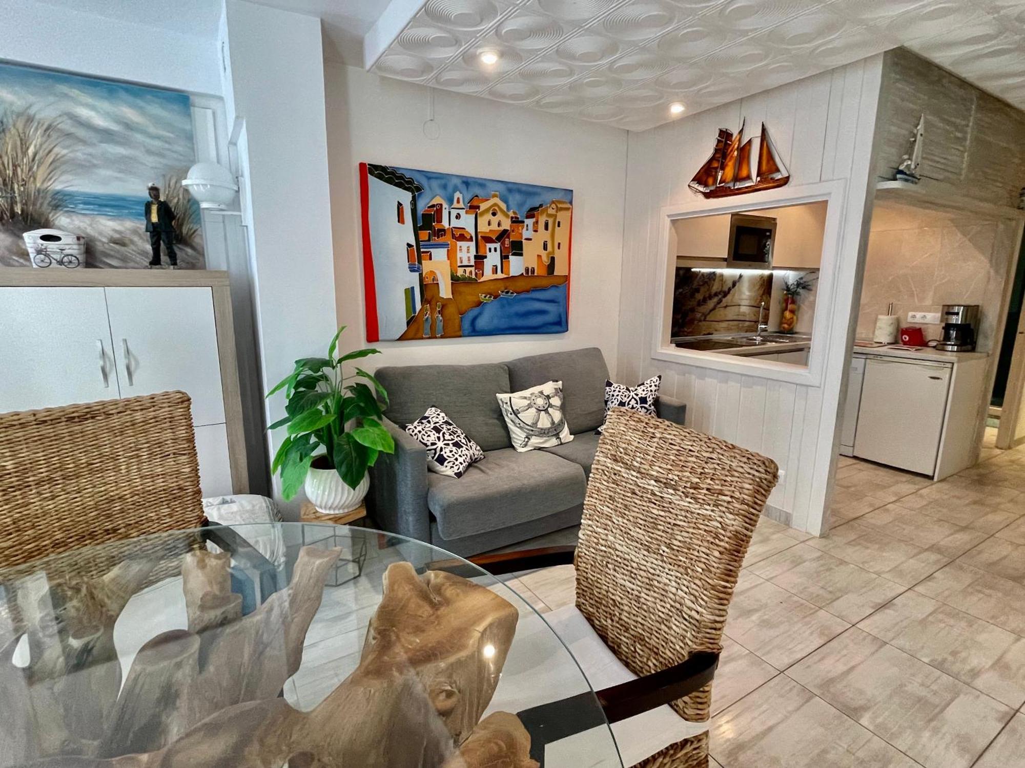 Magnifique En Front De Mer, Caneylles Apartment *