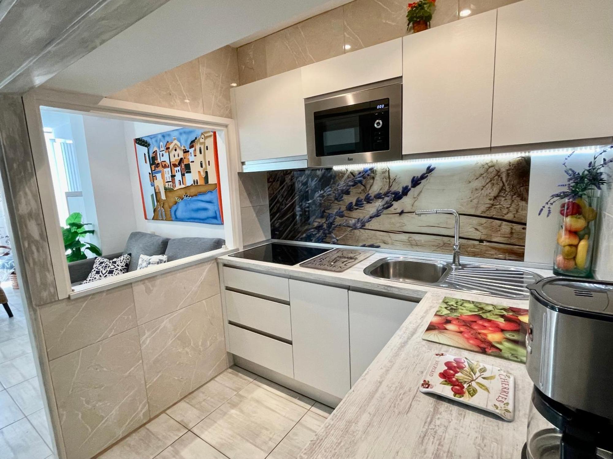 Magnifique En Front De Mer, Caneylles Apartment *