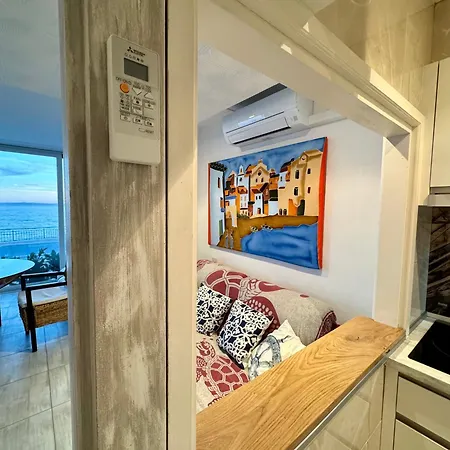 Magnifique Appartement En Front De Mer, Caneylles Roses Exterior photo
