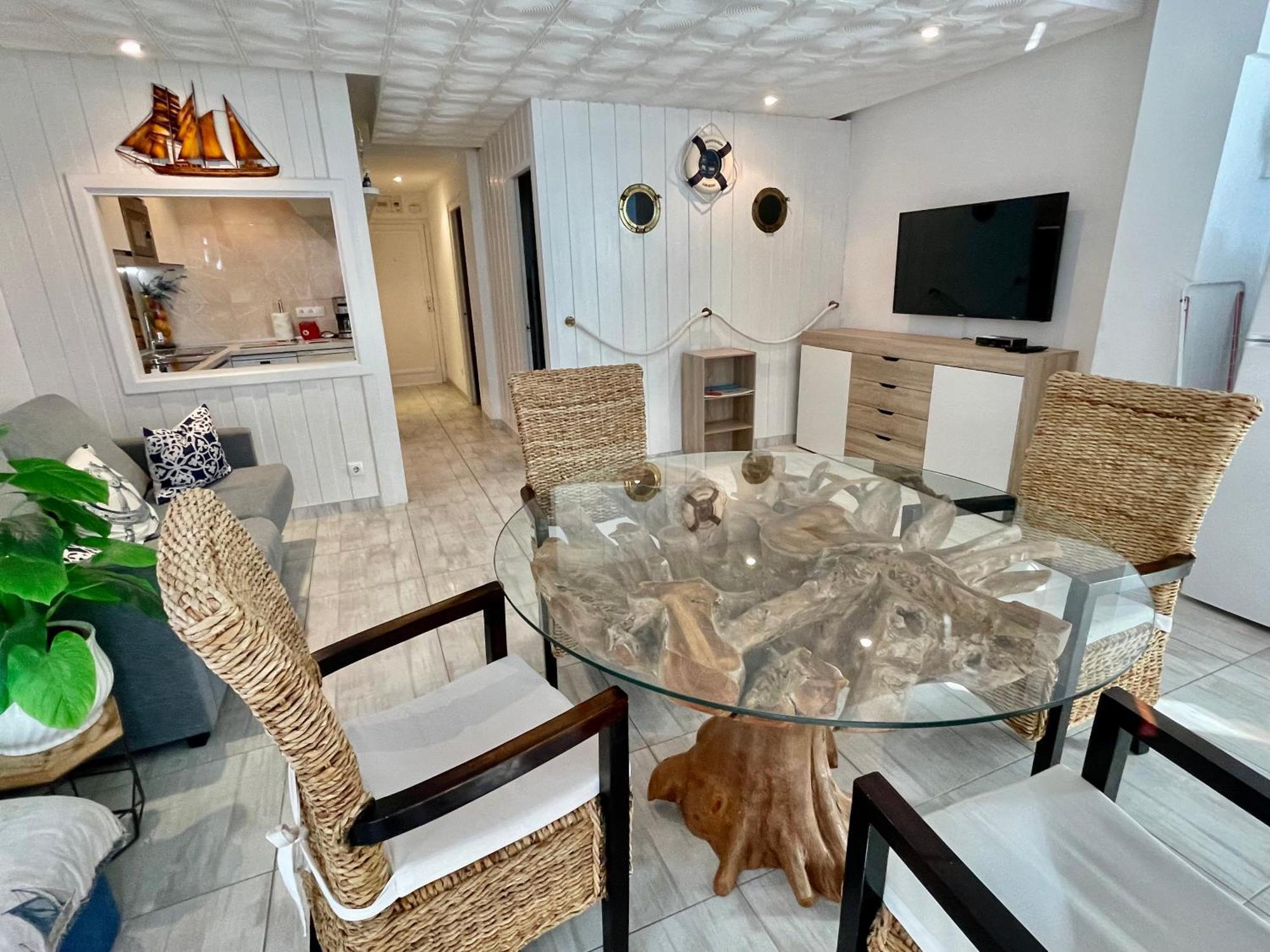 Apartment Magnifique En Front De Mer, Caneylles Roses